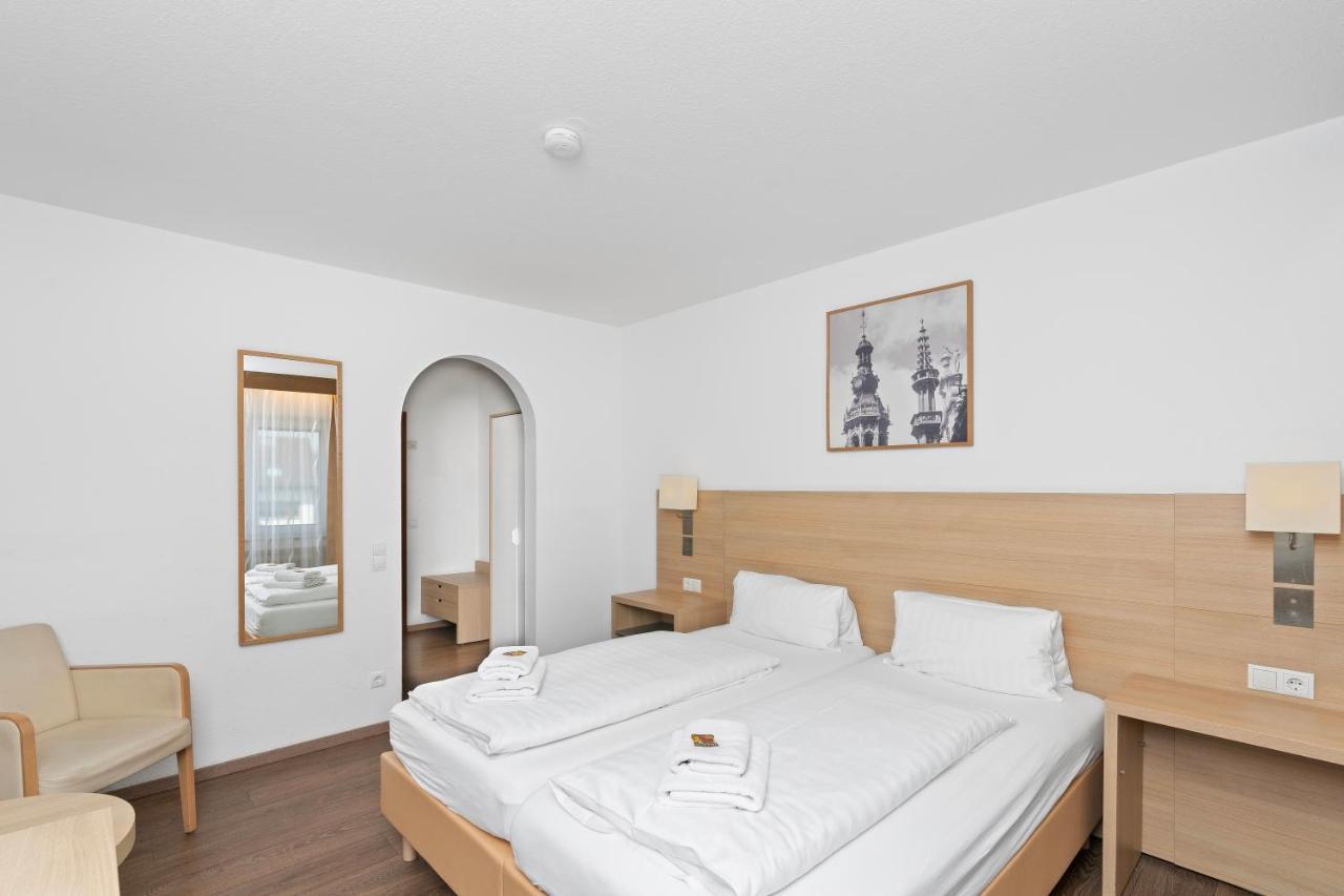 Hotel Adler Фридрихсхафен Экстерьер фото